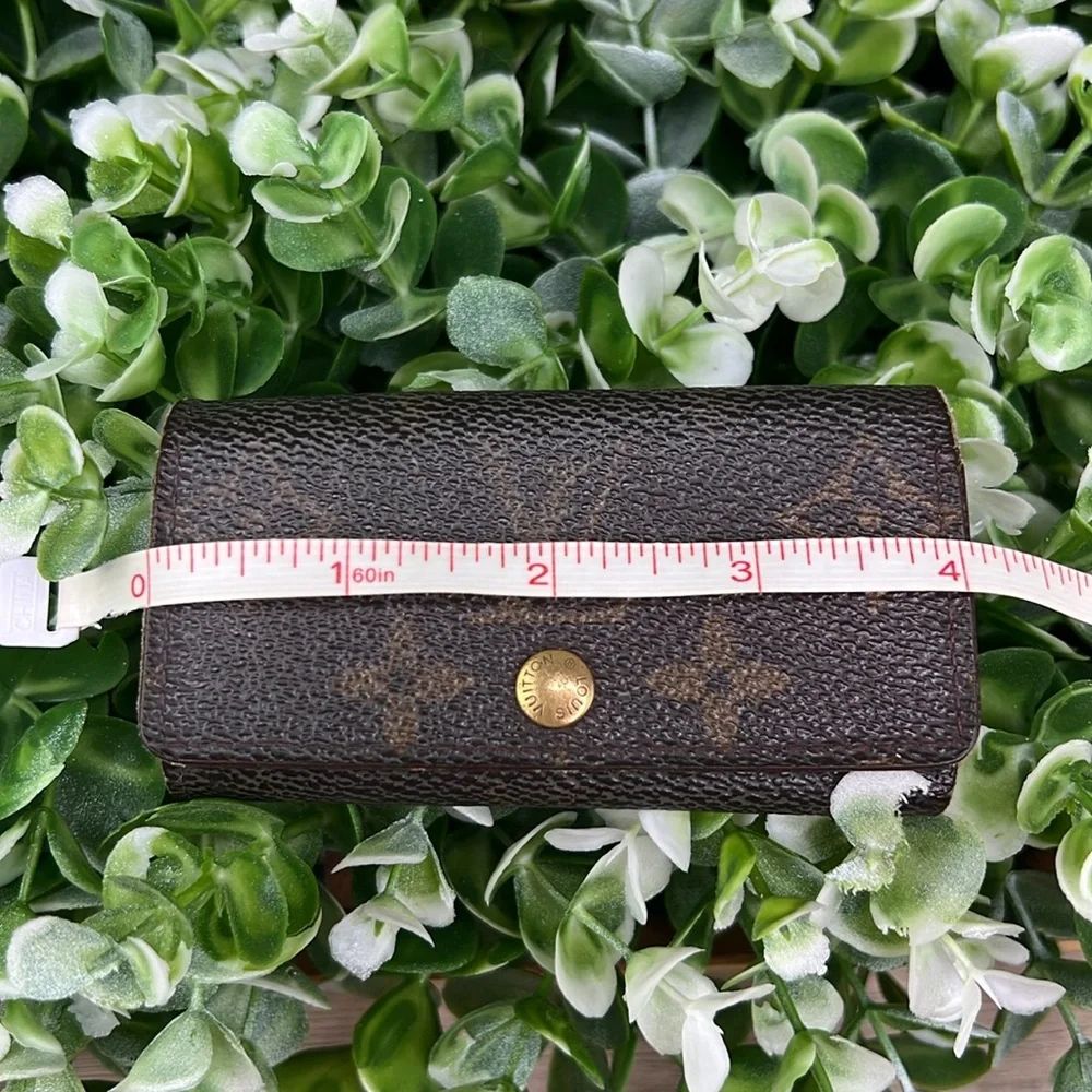 Louis Vuitton Authentic Monogram Canvas 4 Key Holder